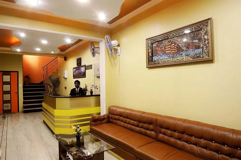 Fabexpress Alpine Hotel Agra