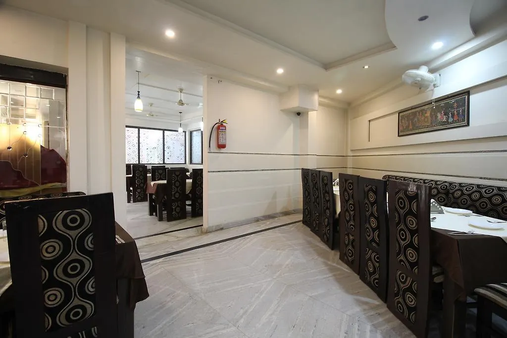 Fabexpress Alpine Hotel Agra  India