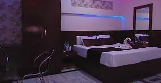 Fabexpress Alpine Hotel Agra