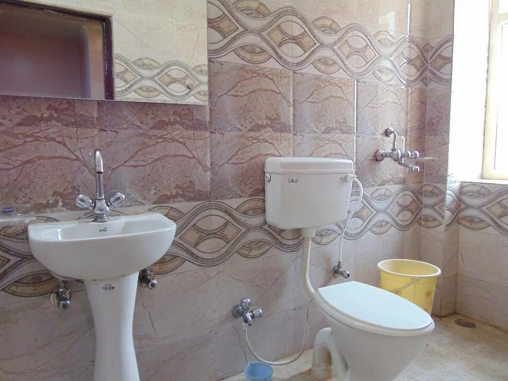 Fabexpress Alpine Hotel Agra  3*, Agra (Uttar Pradesh) India